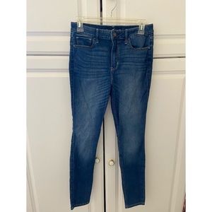Hollister High Rise Super Skinny Jean Size 7s
